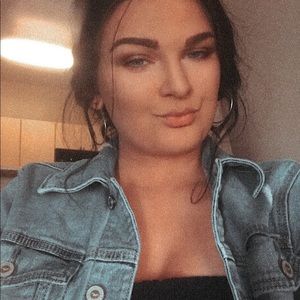 Meet your Posher, Erica